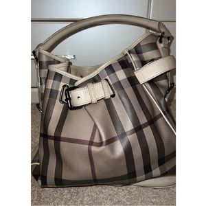 💯 Authentic Burberry bag